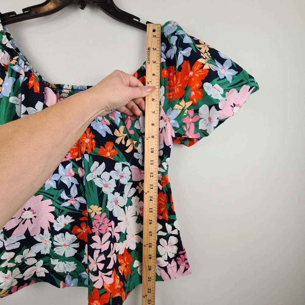 Old Navy Womens Navy Floral SS VEE TRAPEZE Puff Sleeve Smocked Top M Colorful